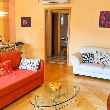 Skytop Modern Condo In Heart Of Downtown Будапеща Екстериор снимка