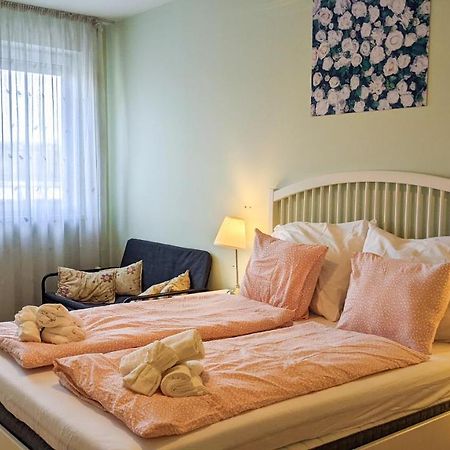 Skytop Modern Condo In Heart Of Downtown Будапеща Екстериор снимка