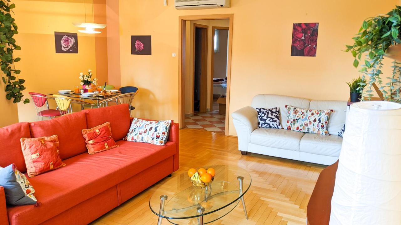 Skytop Modern Condo In Heart Of Downtown Будапеща Екстериор снимка