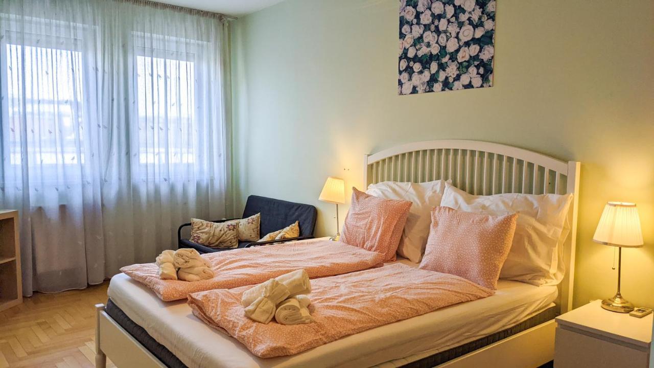 Skytop Modern Condo In Heart Of Downtown Будапеща Екстериор снимка